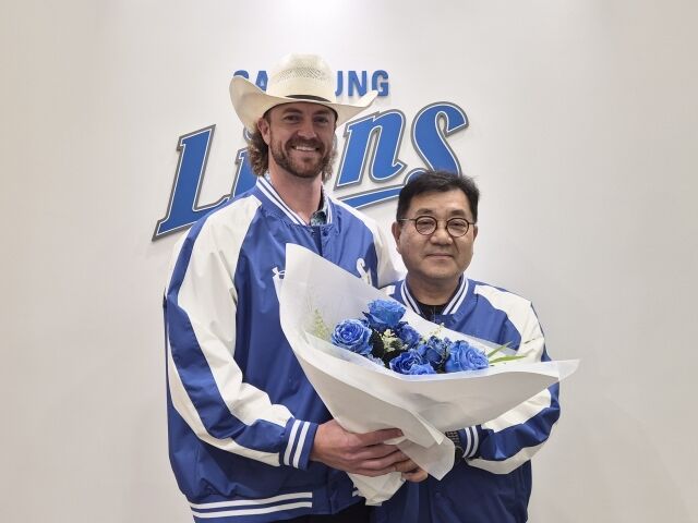 <b>삼성</b>, 새 외국인투수 크리스 <b>페덱 영입</b>…"1위 <b>삼성</b> 매력적이다"[오피셜...