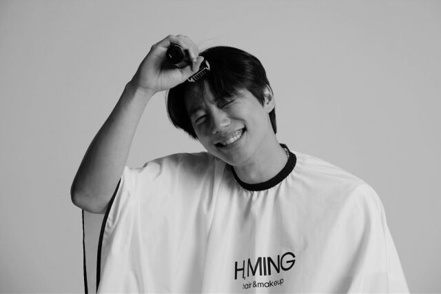 <b>이준영</b>, 까까머리 변신 중 울컥…오늘(21일) <b>육군</b> 현역 <b>입대</b> [MD투데이]