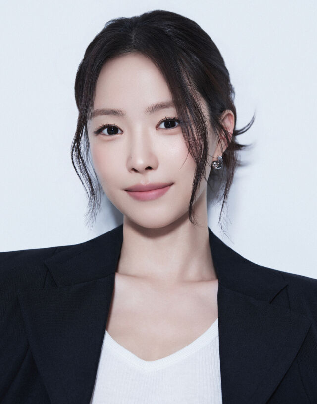 Son Naeun on Missing Yoon Bomi's Wedding: 'My Support Has Never Changed'
