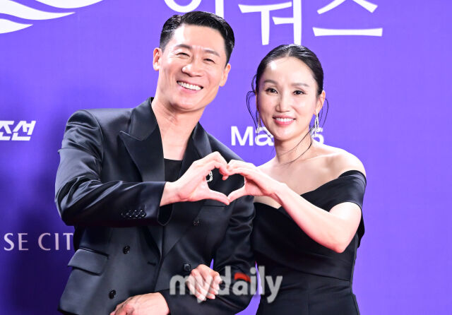 박보경, 여우조연상 받자 <b>진선규</b> 오열…"여보, 오늘부터 1일" [청룡시...