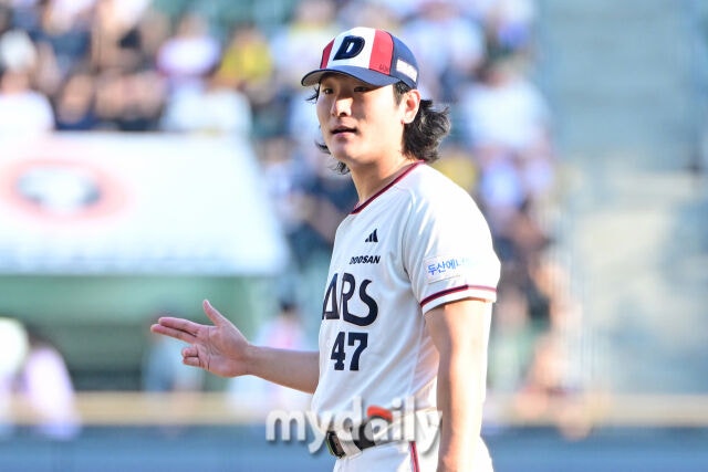 1일 서울 잠실야구장에서 열린 '2026 신한 SOL KBO리그' LG 트윈스와 두산 베어스 경기두산 선발투수 곽빈이 투구준비를 하고 있다./마이데일리