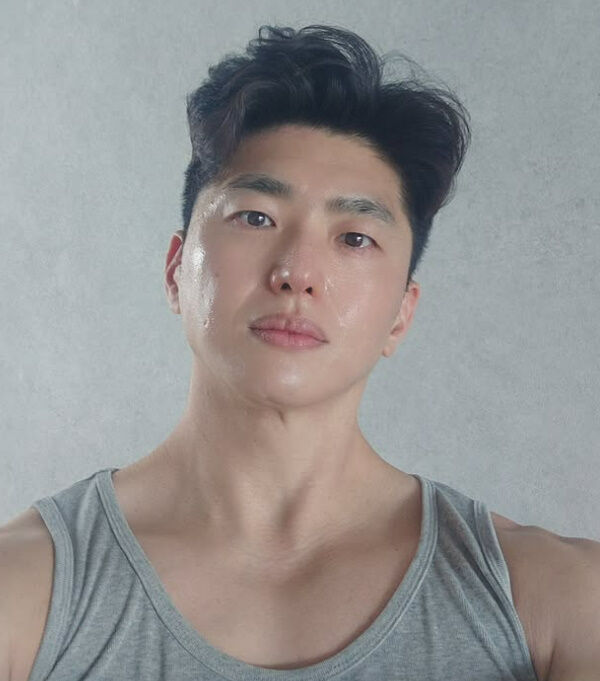 '비스티보이즈' 원작자 <b>소재원</b>…"앞으로 내 작품엔 무조건 독립투사 후...
