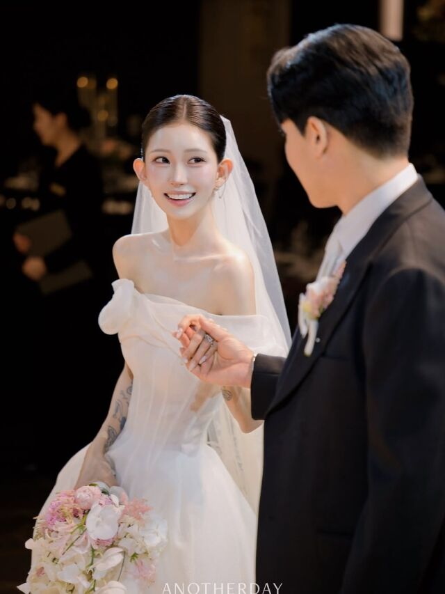 정선희, 故 <b>최진실 딸 결혼식</b>서 끝내 오열…"혼자 치러낸 전쟁 느껴져"...