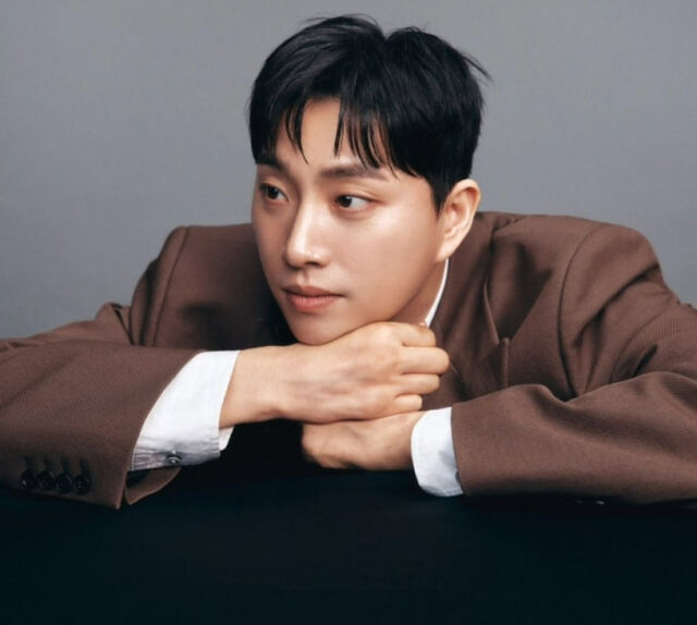 '100만 유튜버 박위의 갑질', 역풍 맞고 사면초가…강연 취소에 아내 송...
