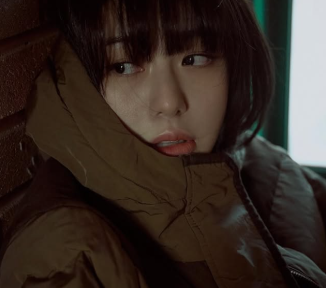 <b>권민아</b> "암 치료비 대줬더니 7~8억 <b>횡령</b>"… <b>친언니</b> 폭로, 법적대응 경고