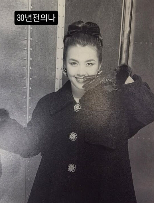 57살 <b>신애라</b>, 30년전 사진 공개 "완전 <b>냉동인간</b>" 감탄