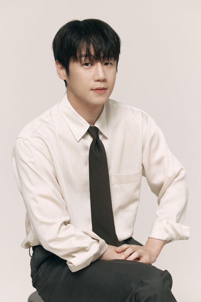 Jung Jun-won Froze on Live TV, Got Called Wrong for the Role: Then the Show Hit 10.7%