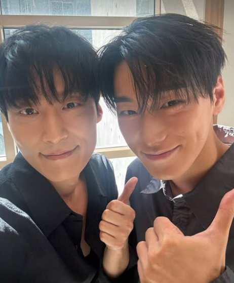 <b>허남준</b>, <b>최산</b>과 훈훈 <b>투샷</b>…친형제라 해도 믿겠네