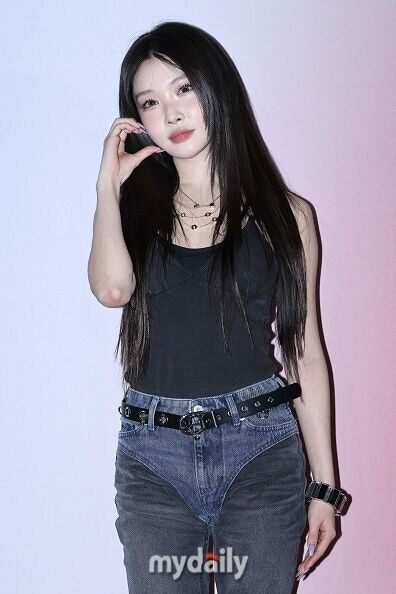 [공식] <b>청하</b>, 오늘(18일) 새벽 <b>응급실 이송</b>…대학 축제 공연 취소