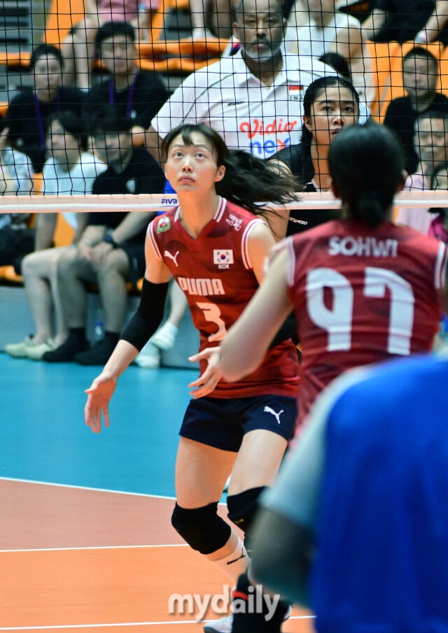 대한민국 여자배구 대표팀 김다인이 26일 오후 충북 제천실내체육관에서 ‘대한민국 배구국가대표팀 평가전 2026 제천’ 인도네시아와 경기에서 토스를 준비하고 있다./마이데일리