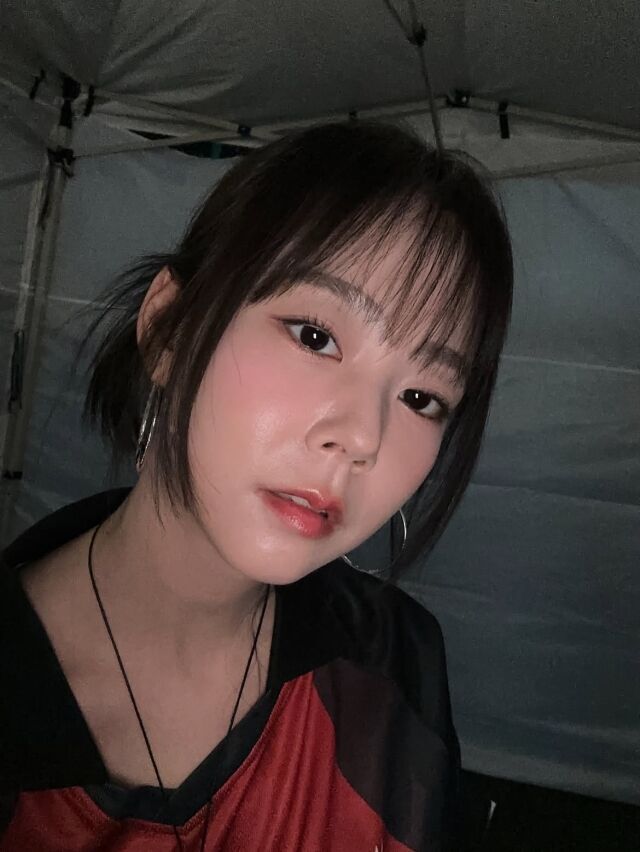 카라 <b>한승연</b>, <b>목 디스크</b> 치료 중인데 <b>대학축제</b> 무대 강행…굳은 몸에 팬...