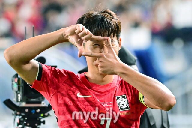 '후반 확 달라졌다!' 오현규 모레노호 1호 골→손흥민 환상 프리킥 득점...