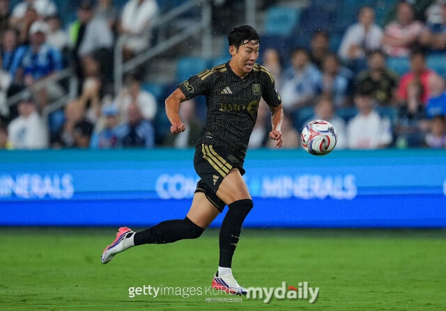 손흥민(LAFC)이 13일(이하 한국시각) 미국 캔자스시티 스포팅파크에서 펼쳐진 캔자스시티와의 2026시즌 MLS 26라운드에서 풀타임을 소화했으나 1-3으로 패했다./게티이미지코리아