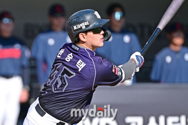 "숨은 영웅은 <b>한승택</b>" <b>정규리그 1위</b> KS직행 <b>KT</b>, 이강철 감독이 꼽은 수훈...