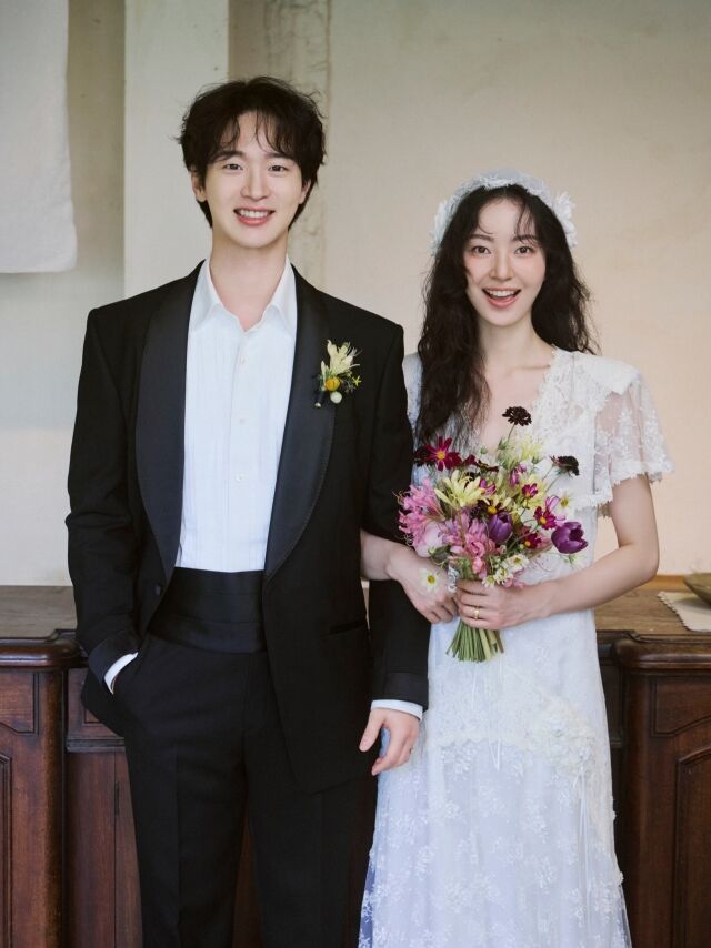 <b>장동윤</b><b>김승윤</b>, 오늘(10일) <b>결혼</b>…영화 스틸 같은 웨딩화보 공개 [MD투...