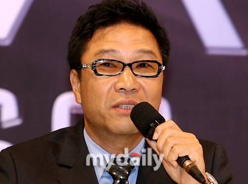 '경업금지 해제' <b>이수만</b>, 29개월만 韓 복귀…<b>남녀 아이돌</b> 동시 <b>론칭</b> '파...