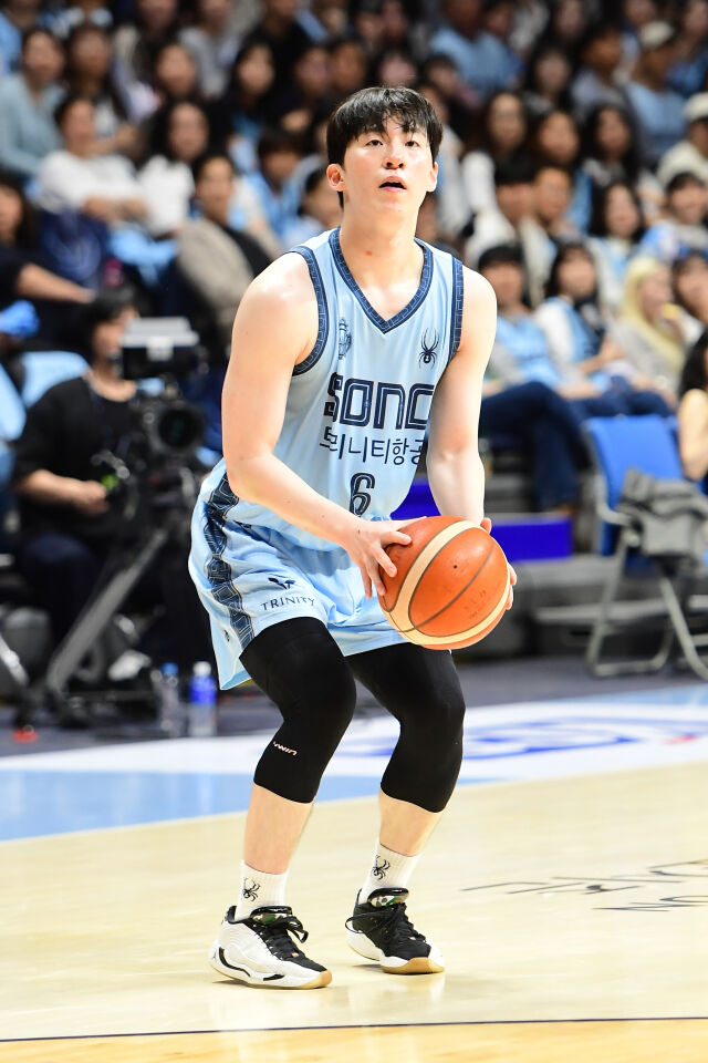 살아난 이정현 18득점 폭발! 오브라이언트 27득점 16리바운드 '더블더블...