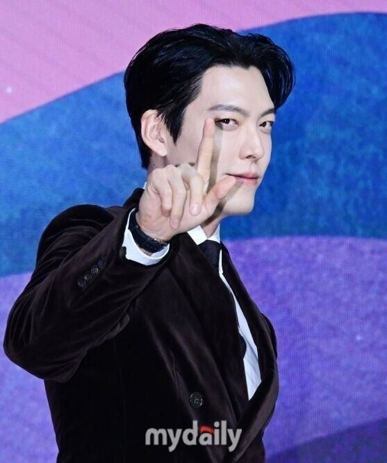 <b>김우빈</b>, 꼴찌 <b>야구</b>부 <b>감독</b> 맡았다…"이제 내 눈에 정답 다 보여" [<b>기프트</b>...