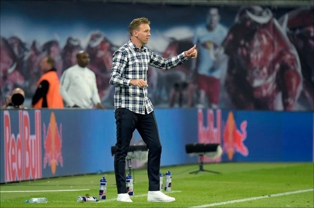 먹튀구조대 "무조건 선발" 황희찬, 나겔스만 감독과의 설레는 ...