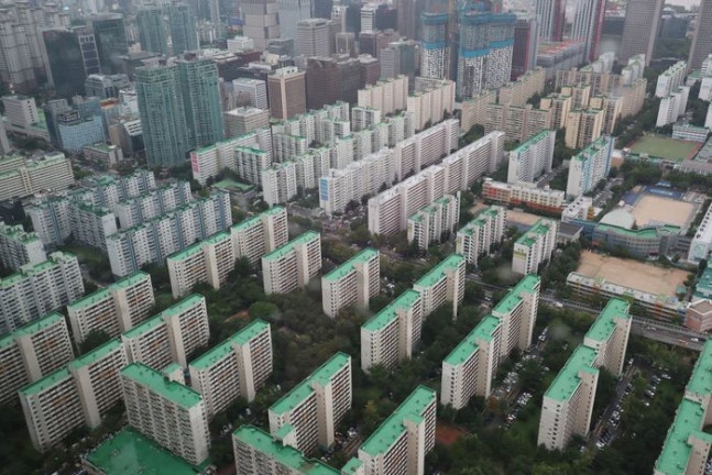 서울 맞춤 규제 완화에 찬밥 된 지방 부동산시장