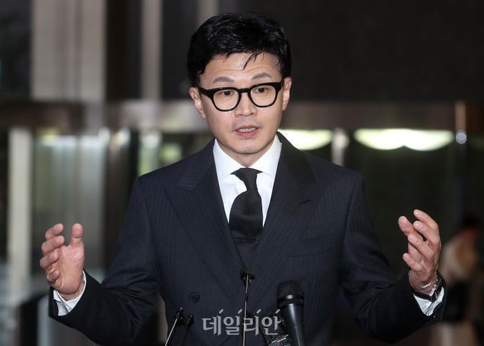 한동훈 "돈봉투 돌린 사람의 체포 여부를, 돈봉투 받은 사람이 결정하나?"