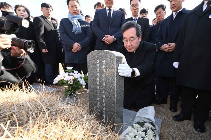 <b>이낙연</b>, <b>이번주 탈당</b> 예고…"행동 않으면 악의 편에 서는 것"