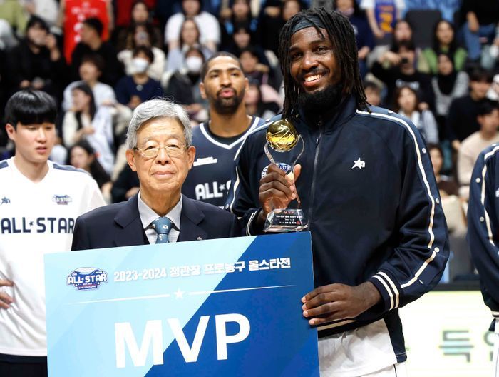 ‘51득점 폭발’ 워니, <b>프로농구 올스타전</b> MVP
