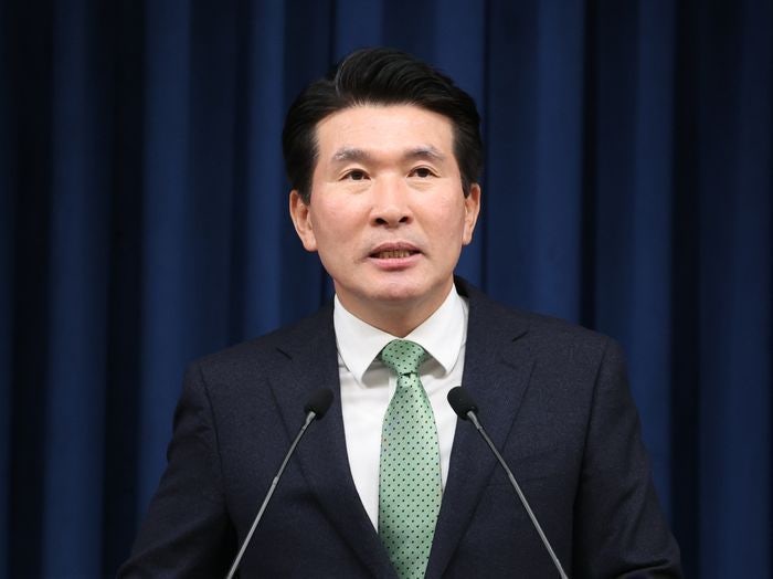 '회칼 <b>테러</b> 언급' <b>황상무</b> 수석 "저의 <b>언행</b>으로 심려끼쳐 사과"