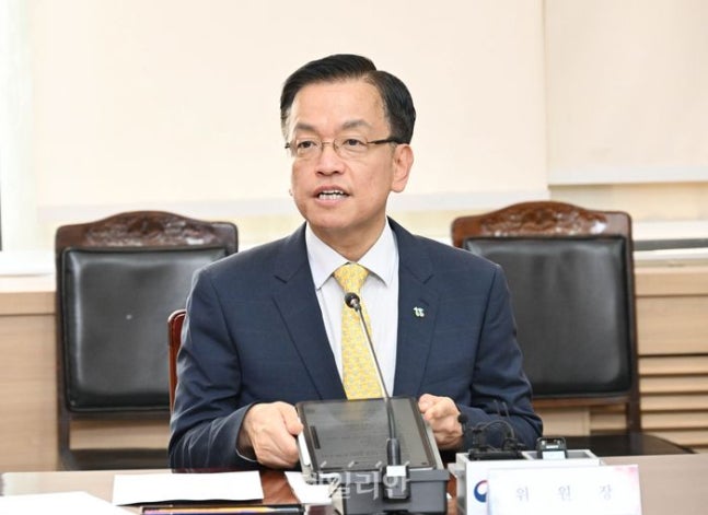 Deputy Prime Minister and Minister of Planning and Finance Choi Sang-mok is presiding over the Public Agency Operations Committee at the Government Seoul Office on the 19th, making remarks. ⓒ Ministry of Planning and Finance
