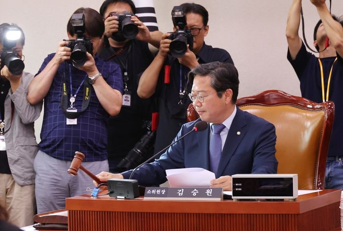 '<b>채상병 특검법</b>' 여당 불참 속 법사위 소위 <b>통과</b>…"내일 입법청문회"