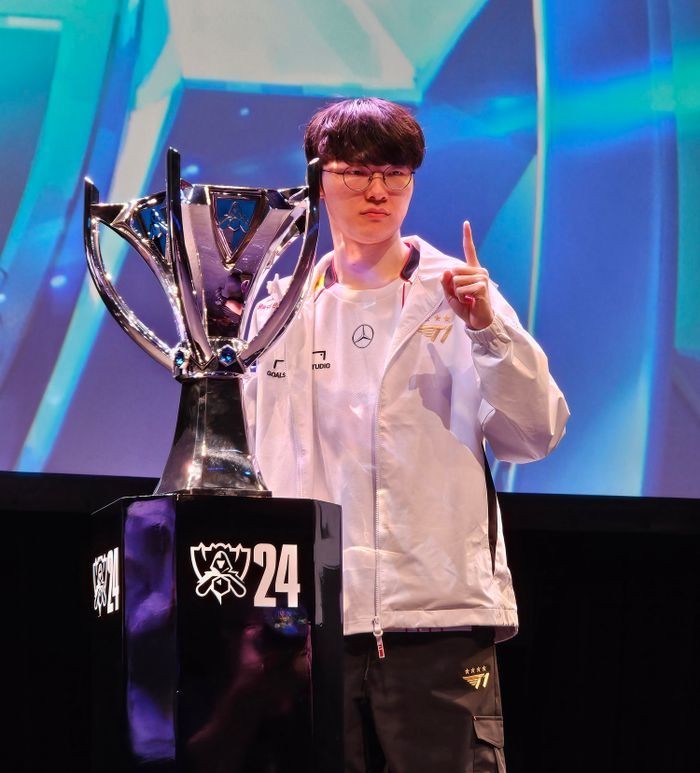 롤드컵 MVP '<b>페이커</b>' 이상혁…가장 높은 곳 올랐다