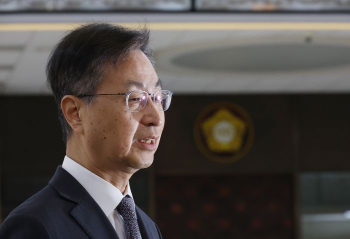 <b>감사원장</b> "<b>정치적</b> 탄핵 매우 유감…법과 원칙따라 감사"