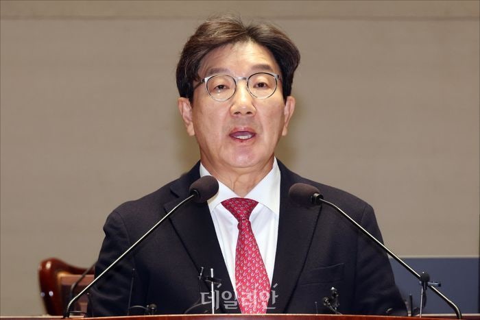 <b>권성동</b> "이재명, 벌써부터 '대통령 놀음' 빠지지 않길"