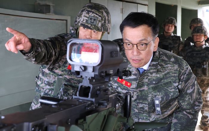 <b>최상목</b> <b>대행</b>, 서부 최전방 <b>군부대 방문</b>…"대남확성기 소음 장병 건강 지...