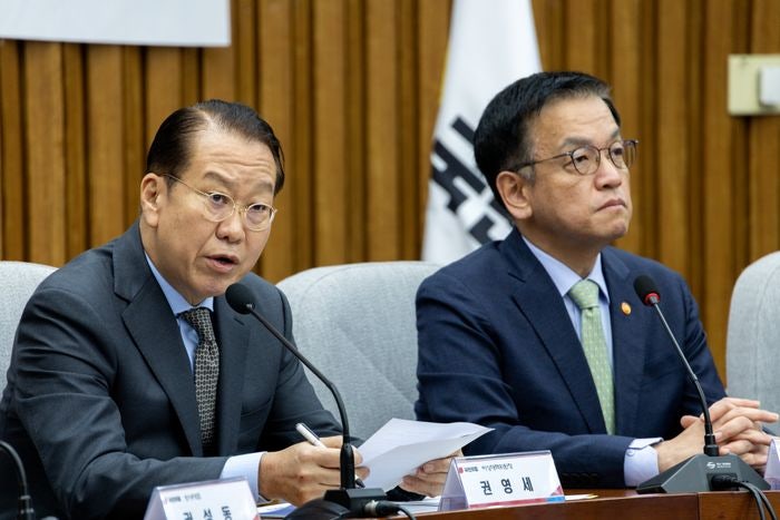 <b>당정</b> "27일 임시공휴일 지정…내수진작·관광활성화 도모"
