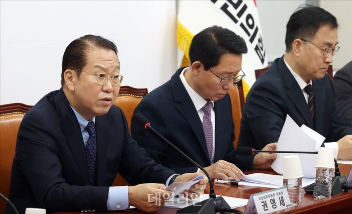권영세 국민의힘 비상대책위원장이 3일 오전 국회에서 열린 국민의힘 비상대책위원회의에서 모두발언을 하고 있다. ⓒ데일리안 홍금표 기자