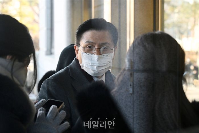 <b>황교안</b> "<b>서부지법 난동</b>, 尹에 대한 잘못된 수사 저항 차원" 재판 <b>변론</b>