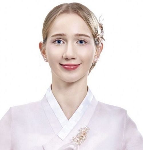 '95년 만에 첫 외국인' <b>미스 춘향</b> 탄생했다…"25세·에스토니아 <b>출신</b> 서...