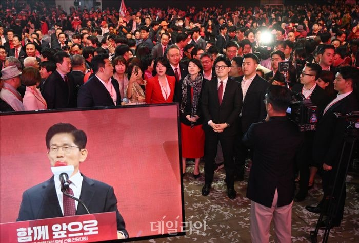 김문수 <b>선대위원장</b>에 <b>한동훈</b>·<b>안철수</b>·<b>나경원</b> 등 8명 인선