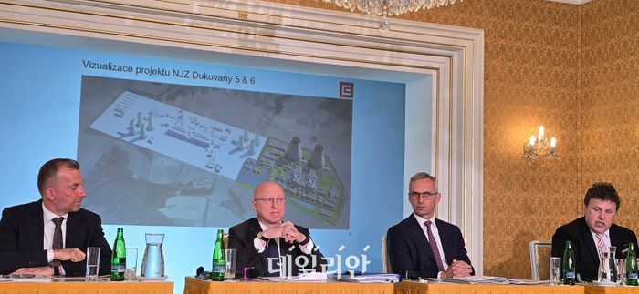 파벨 시라니(Pavel Cyrani) 체코전력청(CEZ) 이사회 부의장,다니엘 베네시(Daniel Bene&#353;) CEZ 그룹 CEO,<a href=