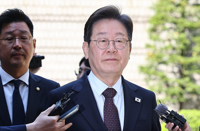 더불어민주당 이재명 대선 후보가 지난달 29일 서울 서초구 서울중앙지방법원에서 열린 '대장동 배임ㆍ성남FC 뇌물' 1심 속행 공판에 출석하고 있다.ⓒ연합뉴스