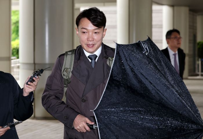 이정섭대전고검 검사가 9일 서울 서초구 서울중앙지방법원에서 열린 '위장전입·청탁금지법 위반' 1심 1회 공판에 출석하고 있다.ⓒ연합뉴스