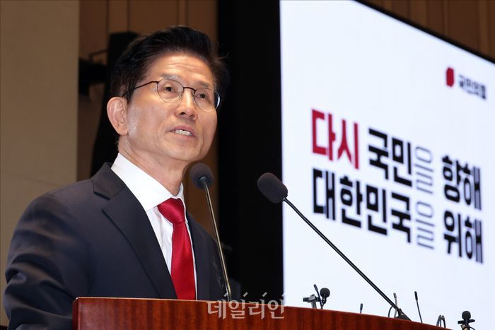 김문수 국민의힘 대선 후보가 9일 서울 여의도 국회에서 열린 국민의힘 의원총회에서 발언을 하고 있다.ⓒ데일리안 홍금표 기자