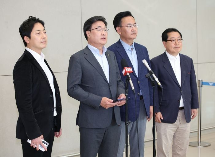 하와이 특사단 귀국…김대식 "<b>홍준표</b>, <b>김문수 지지</b>한다는 입장 분명히 ...