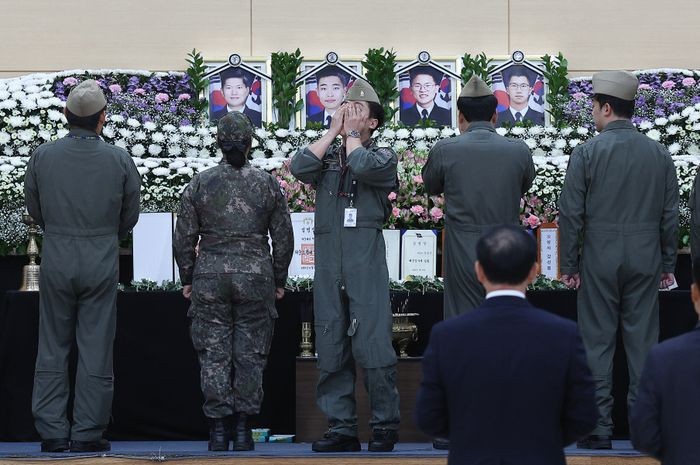 해군 추락 <b>초계기 순직장병 영결식</b> 엄수…"영원히 기억할 것"
