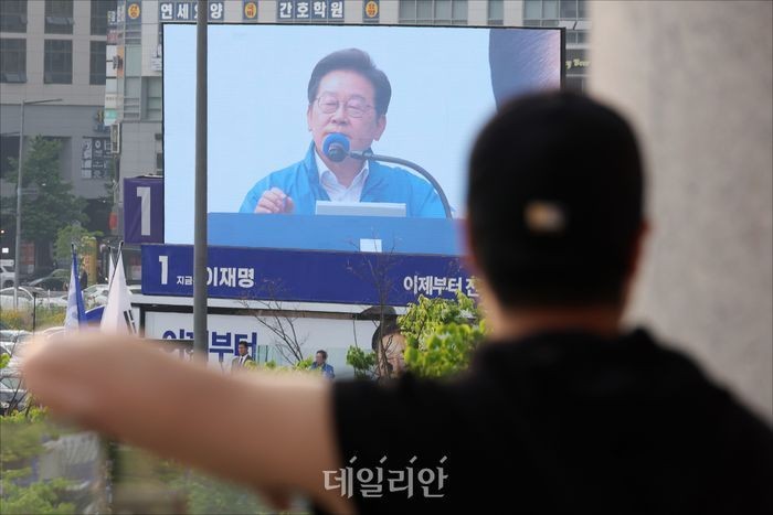 이재명 '아들 <b>논란</b>'…대선 후 '법적 공방' 본격화 예고