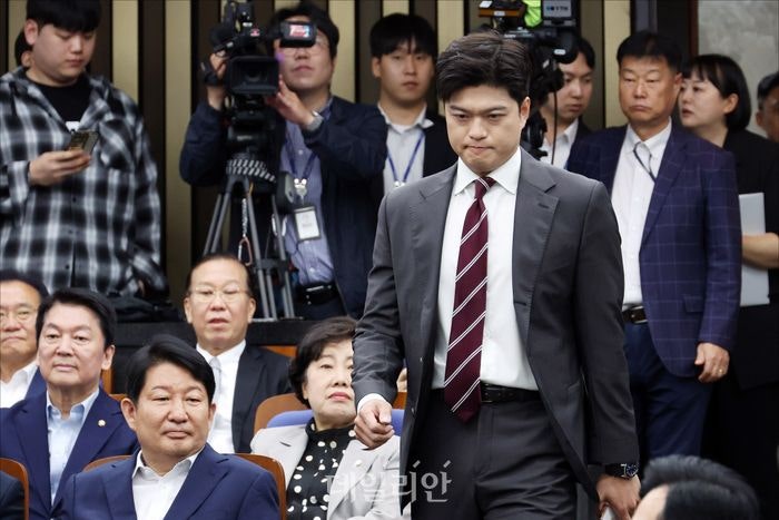 국민의힘 재선 모임 "<b>김용태</b>만한 혁신 비대위원장 없어…전대까지 <b>임기</b>...