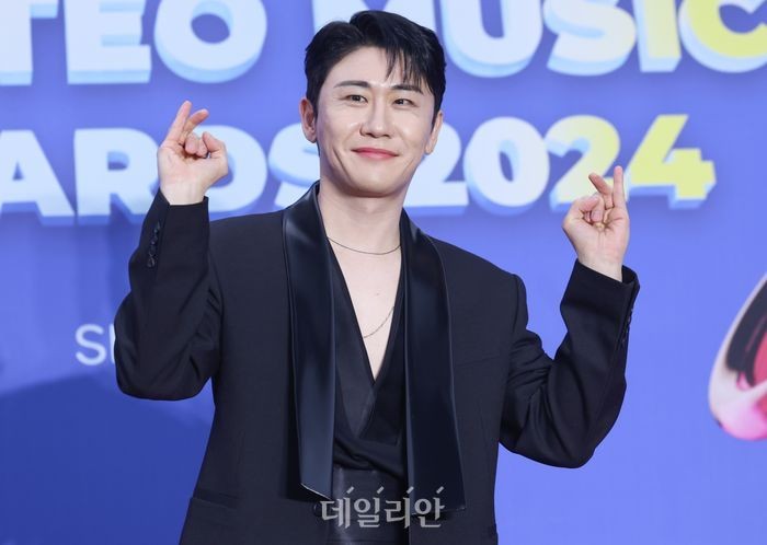 "3년간 150억 요구"…재계약 결렬 이후 가수 <b>영탁 명예훼손</b>한 업체 대표...