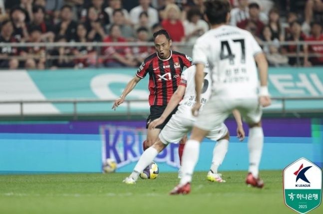 ‘극적 뒤집기’ 전북현대, 15경기 연속 무패 행진…FC<b>서울</b> 홈 <b>무승부</b>