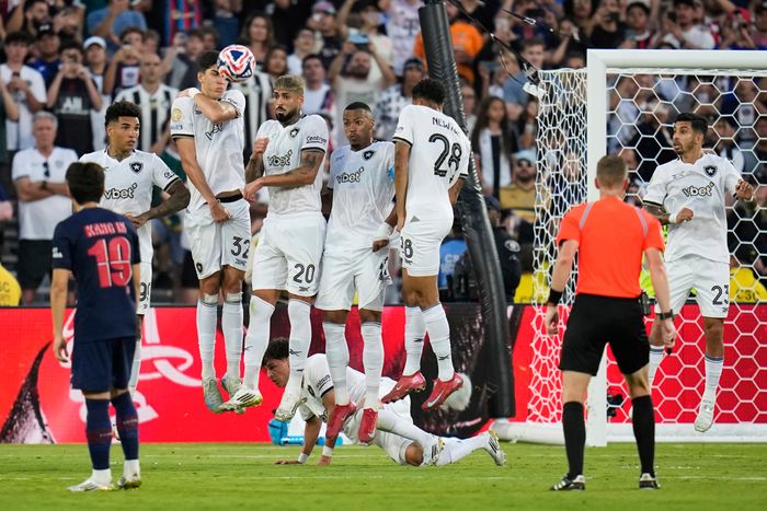 ‘<b>이강인</b> 11분 출전’ PSG, <b>보타포구</b>에 0-1 <b>패배</b>